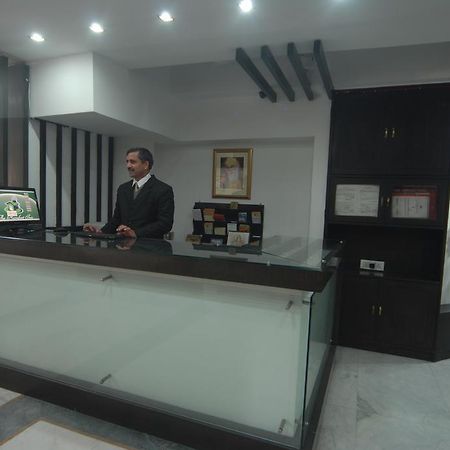 The Komfort Inn Chandigarh Bagian luar foto