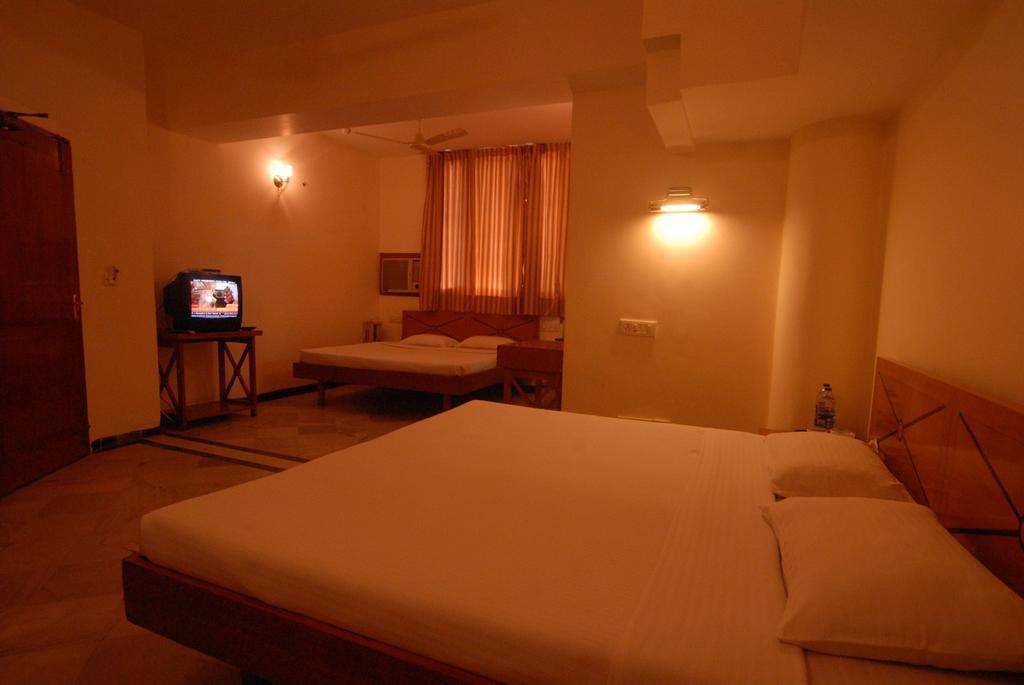 The Komfort Inn Chandigarh Ruang foto
